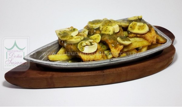 Filete de Merluza con Salsa de Champigñon