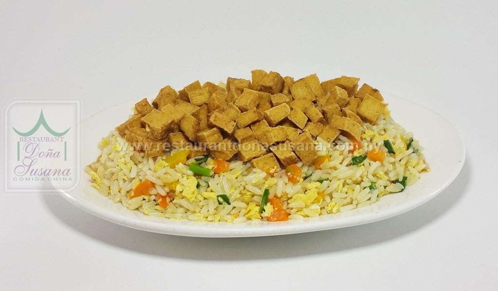 Arroz Frito con Verduras y Queso de Soja
