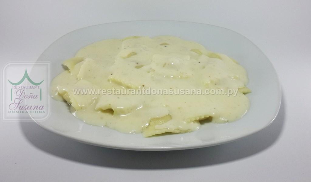 Ravioles con Salsa Blanca