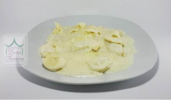 Capeletti con Salsa Blanca