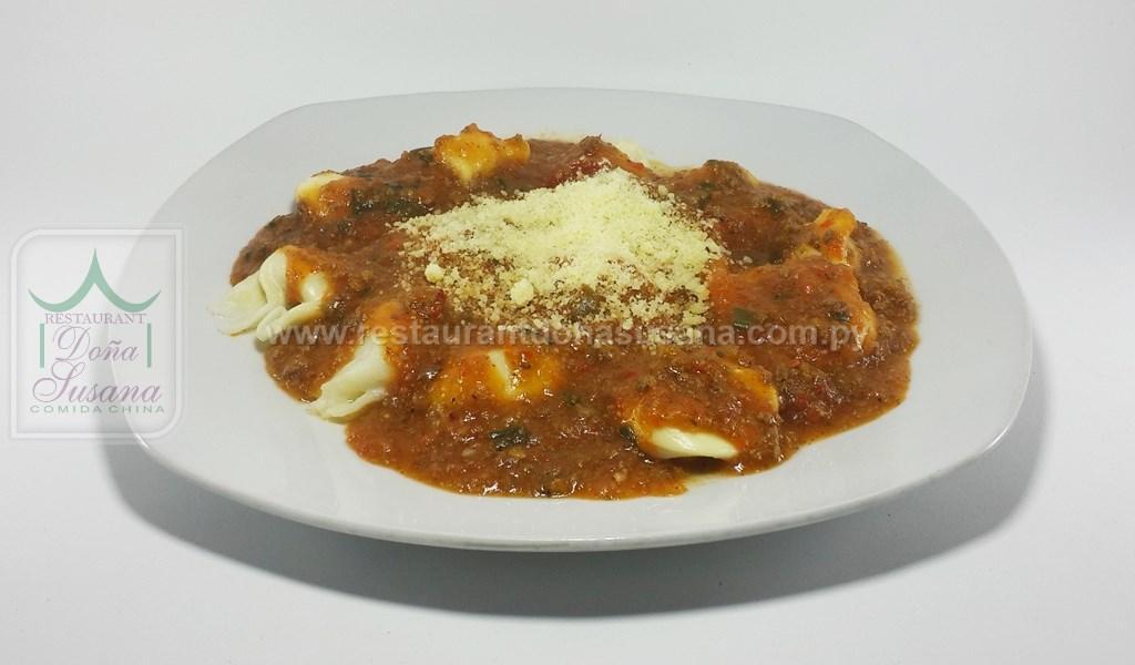Capeletti con Salsa Bolognesa