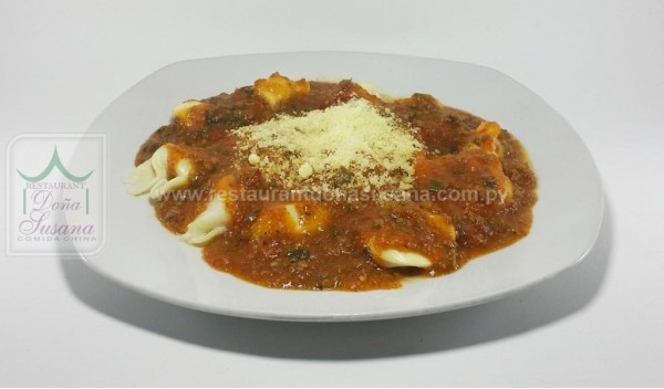 Capeletti con Salsa Bolognesa