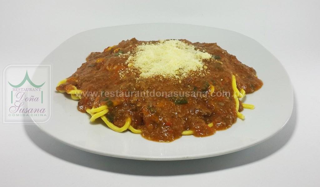 Espagueti con Salsa Bolognesa