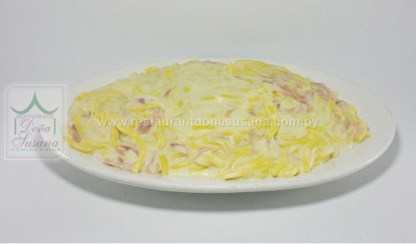 Fideo con Salsa Blanca y Jamón