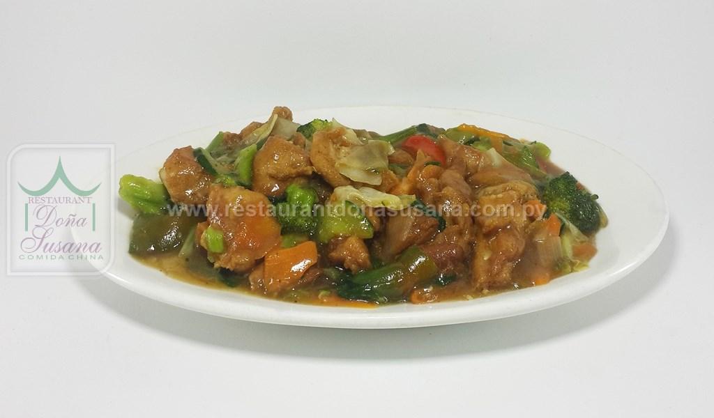Pollo en Salsa