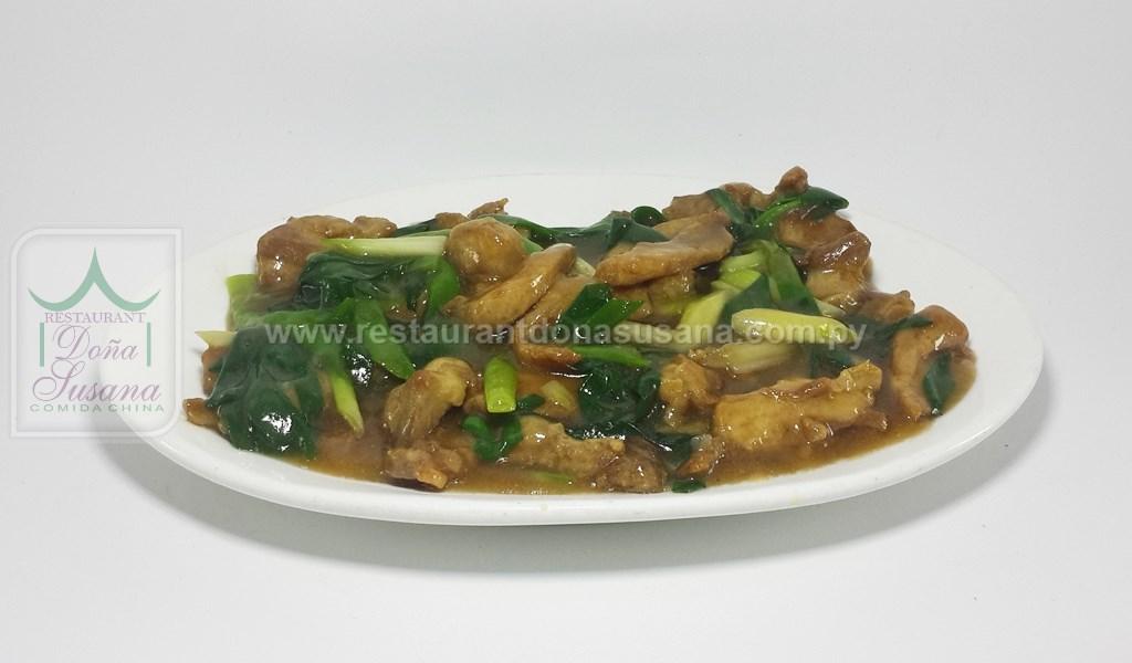 Pollo con Cebollita