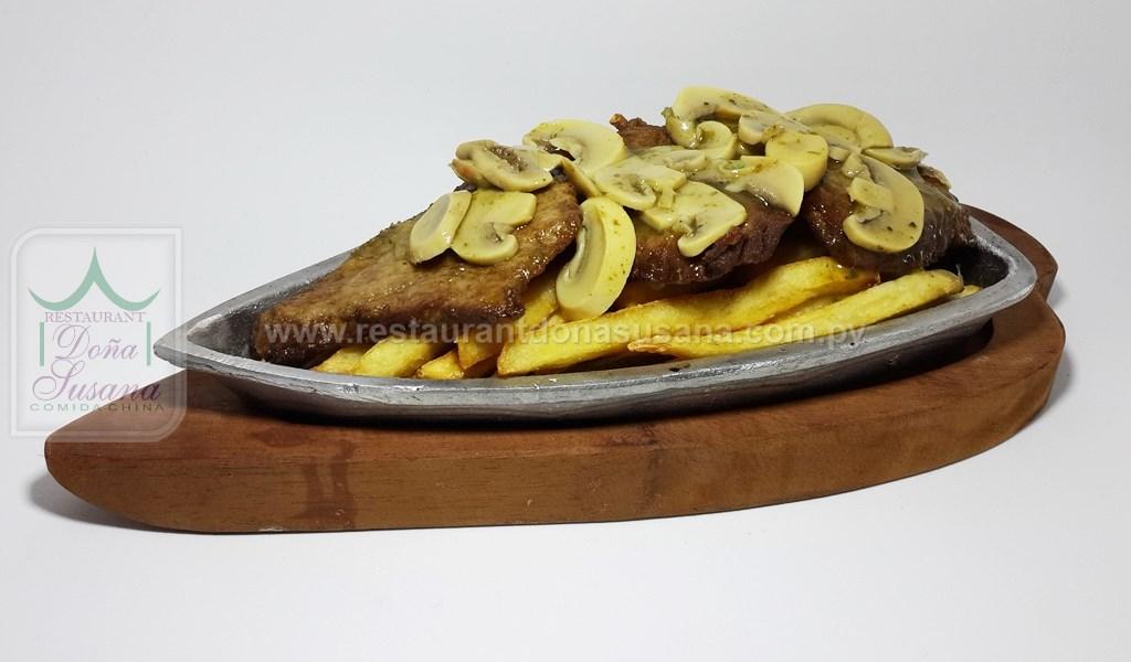 Filete de Carne con Salsa de Champigñon