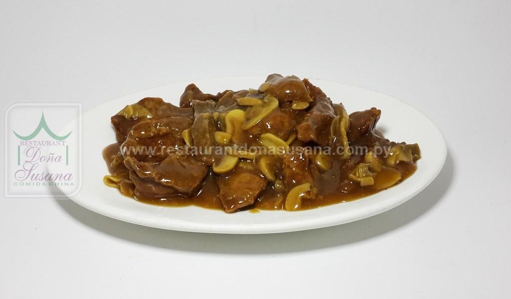 Cerdo Frito con Champigñon